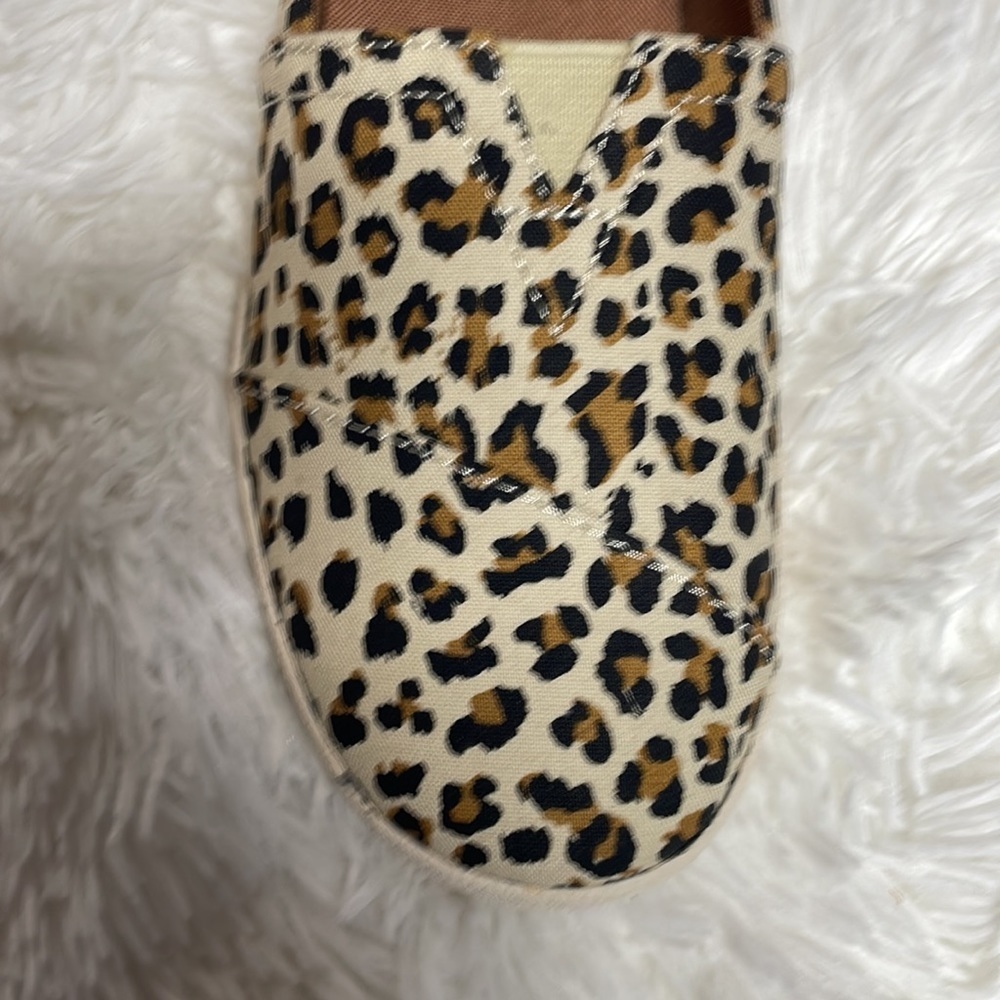 Tom’s Leopard Print Slip on Flats New - Picture 4 of 7